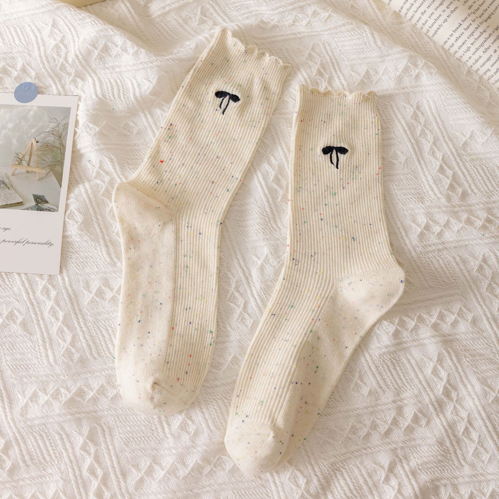 Meias Mid-Calf com Laço Bordado