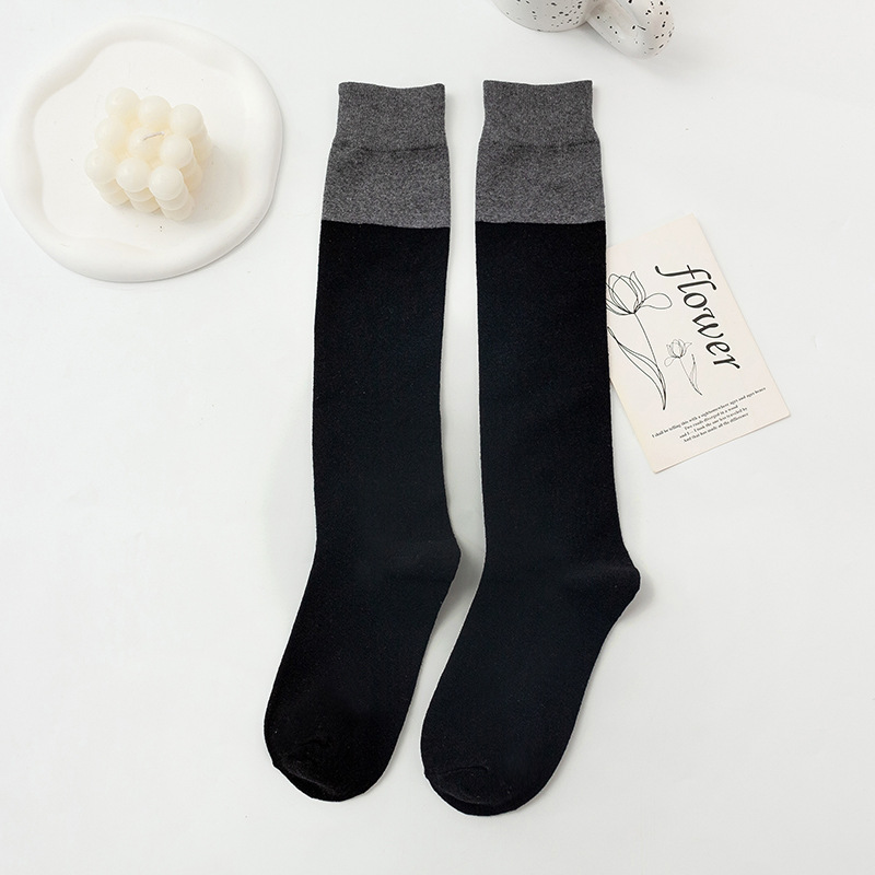 Meias com Bloqueio de Cor