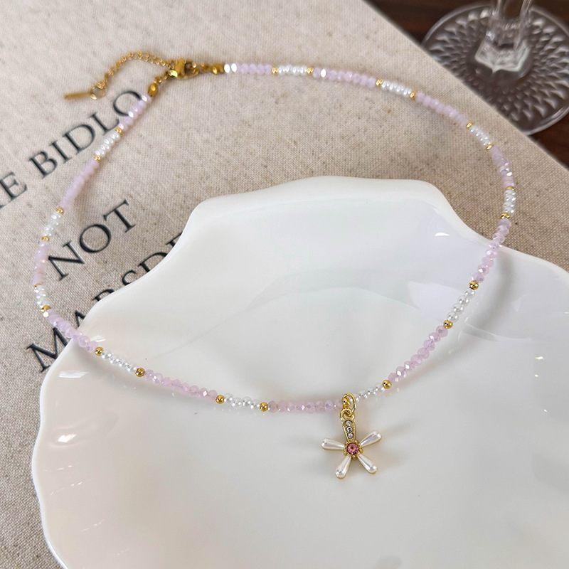 Кришталево-перлинне намисто з п'ятипелюстковою квіткою