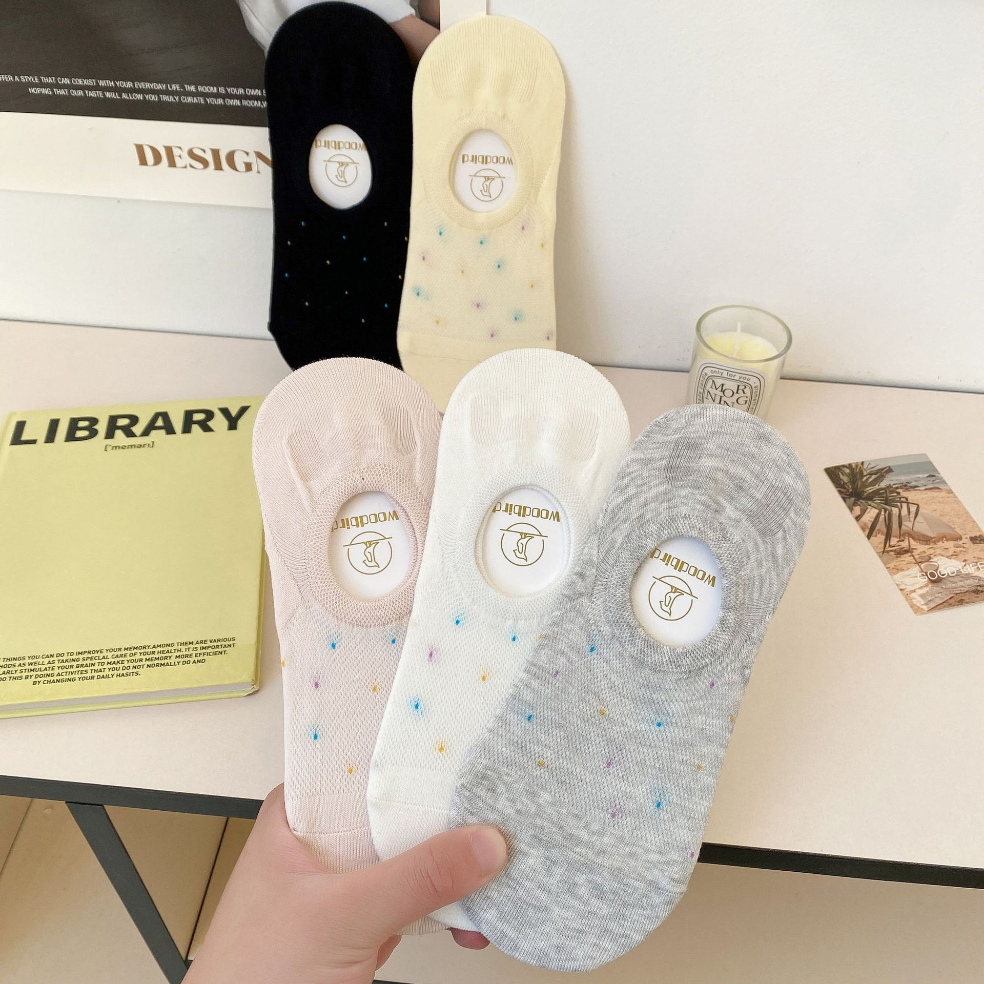 ถุงเท้าไม่มีขอบสตรี