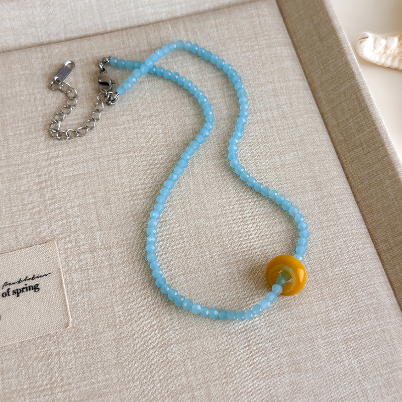 Блакитне намисто з мушлями та намистинами