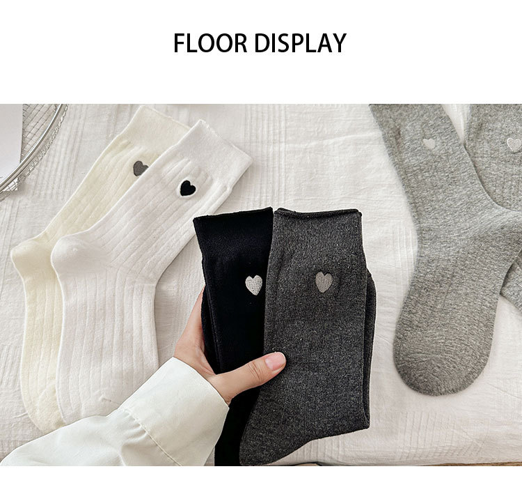 Meias de Coração Bordado