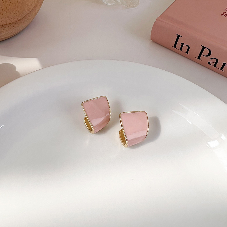 지오메트릭 핑크 귀걸이
