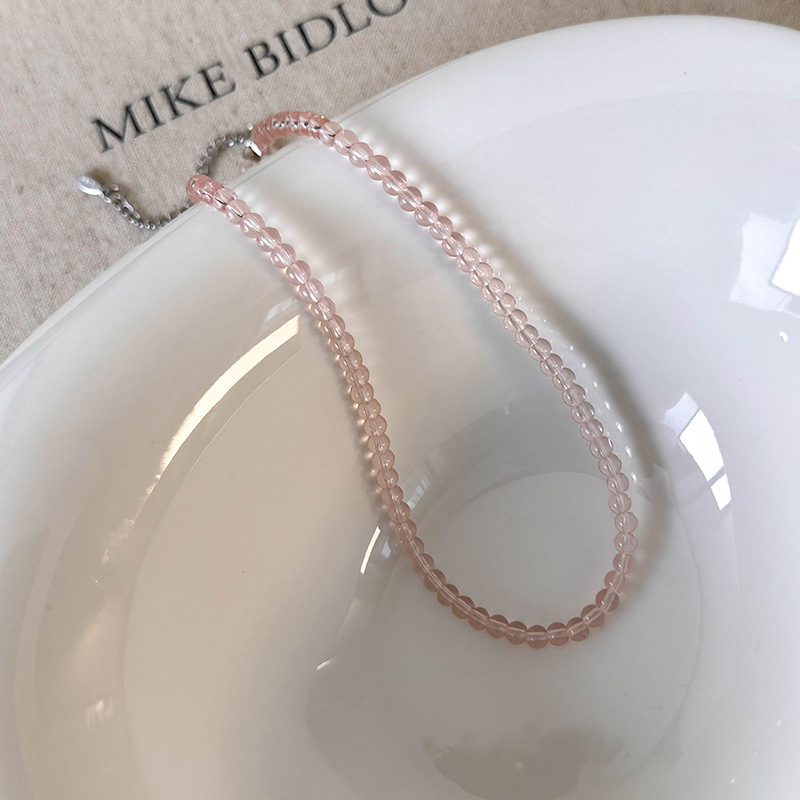 قلادة خرز زجاجي وردي