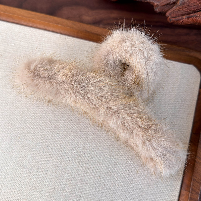 Pluszowy Spinacz do Włosów w Odcieniach Karmelu