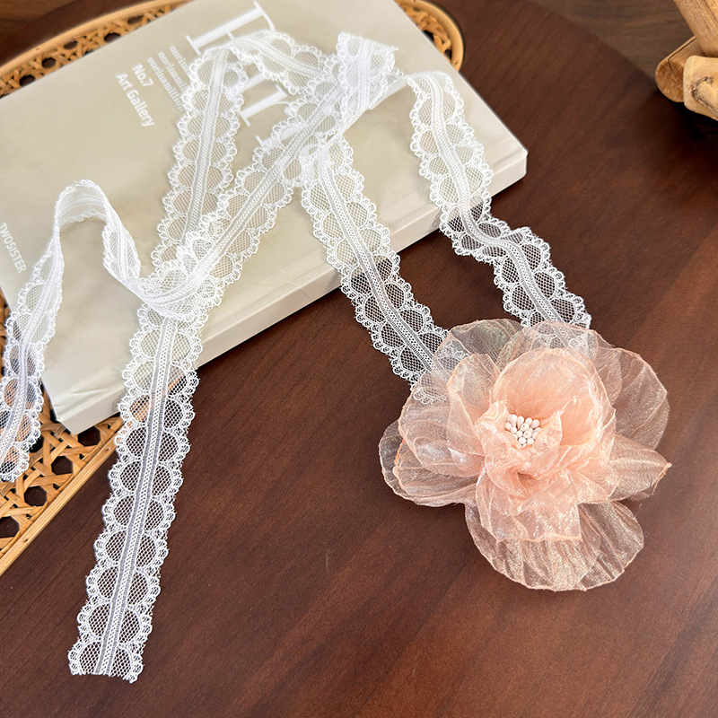 Кораловий Намисто з Квітковою Мереживною Стрічкою