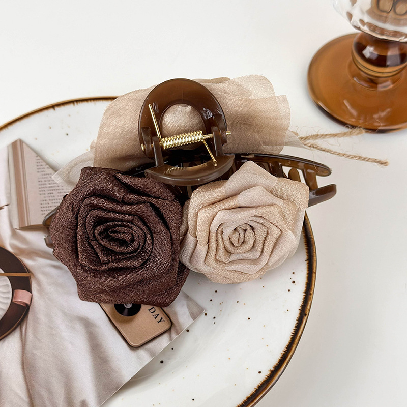 Agra de Păr cu Trandafiri Uscați