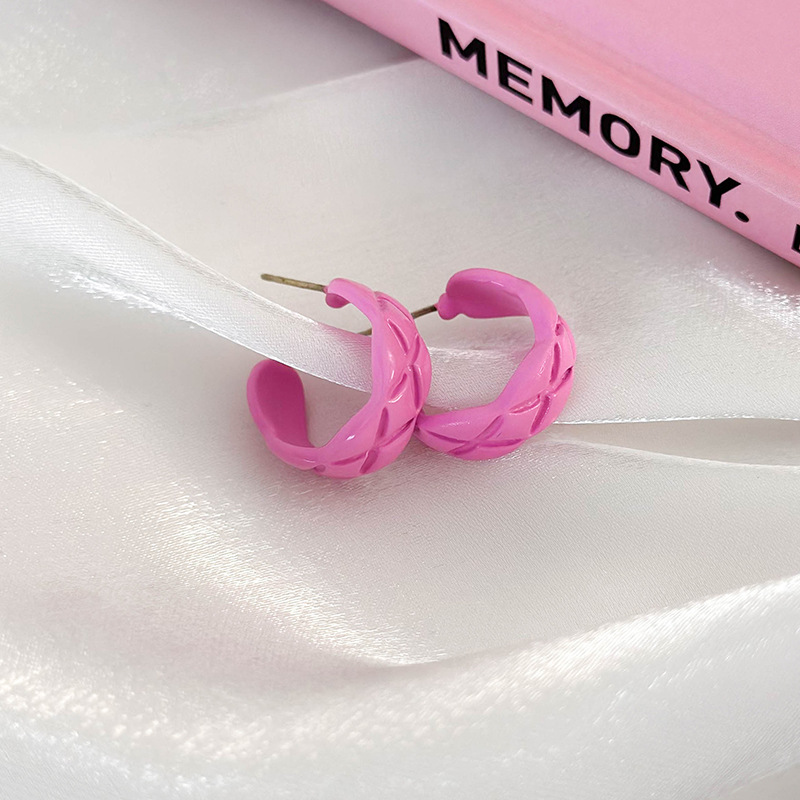 أقراط على شكل C بلون فاكهة التنين