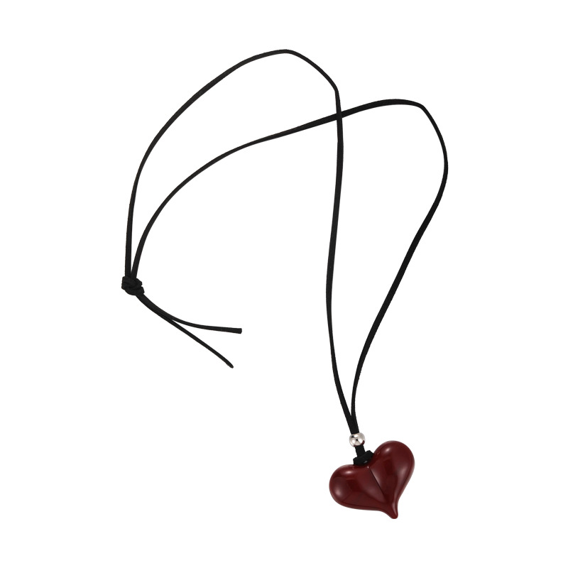 Červený Náhrdelník s Motýlkem z Lana