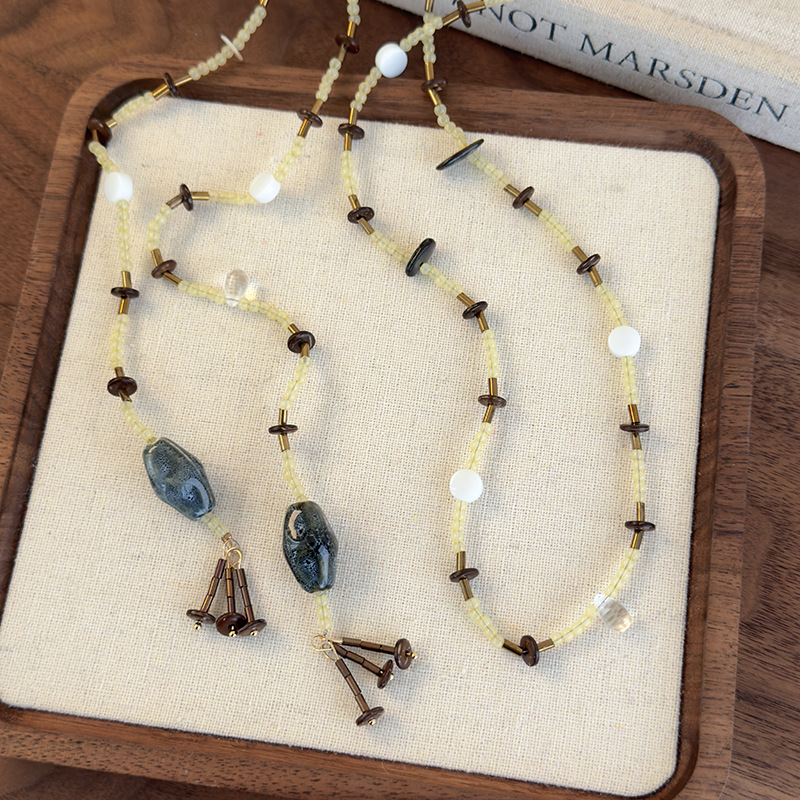 Багатошарове Намисто з Бісерним Камінним Кулоном