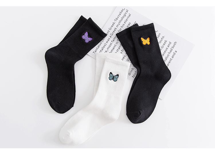 Meias de Algodão com Bordado de Borboleta