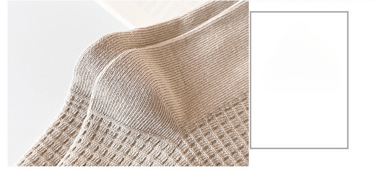 Meias de Cano Médio de Renda com Urso Bordado