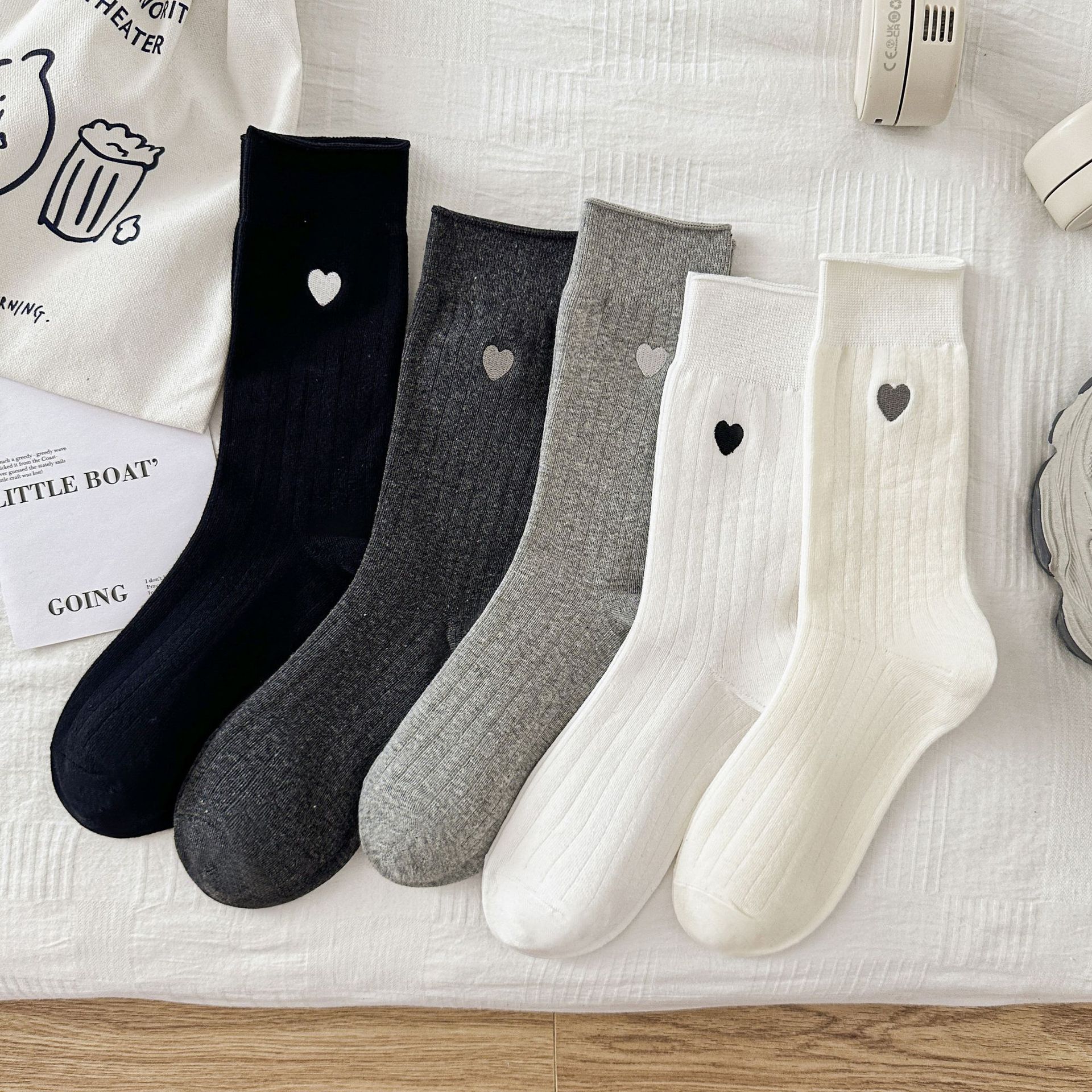 Meias de Coração Bordado