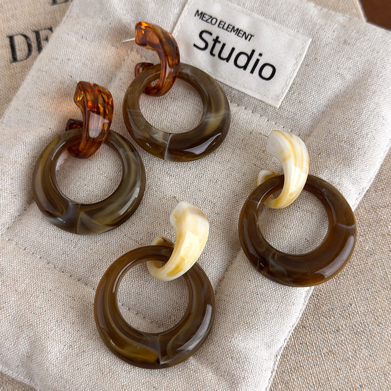 ต่างหูฮูปทรงเรขาคณิตสีน้ำตาลวินเทจ