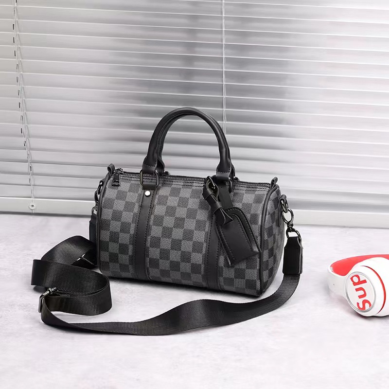 メンズクロスボディバッグ