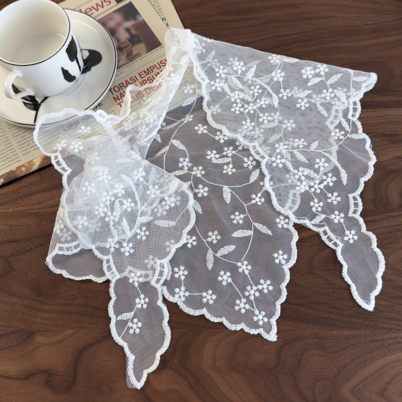 Σετ Γαλλικής Βίνταζ Φλοράλ Δαντέλας