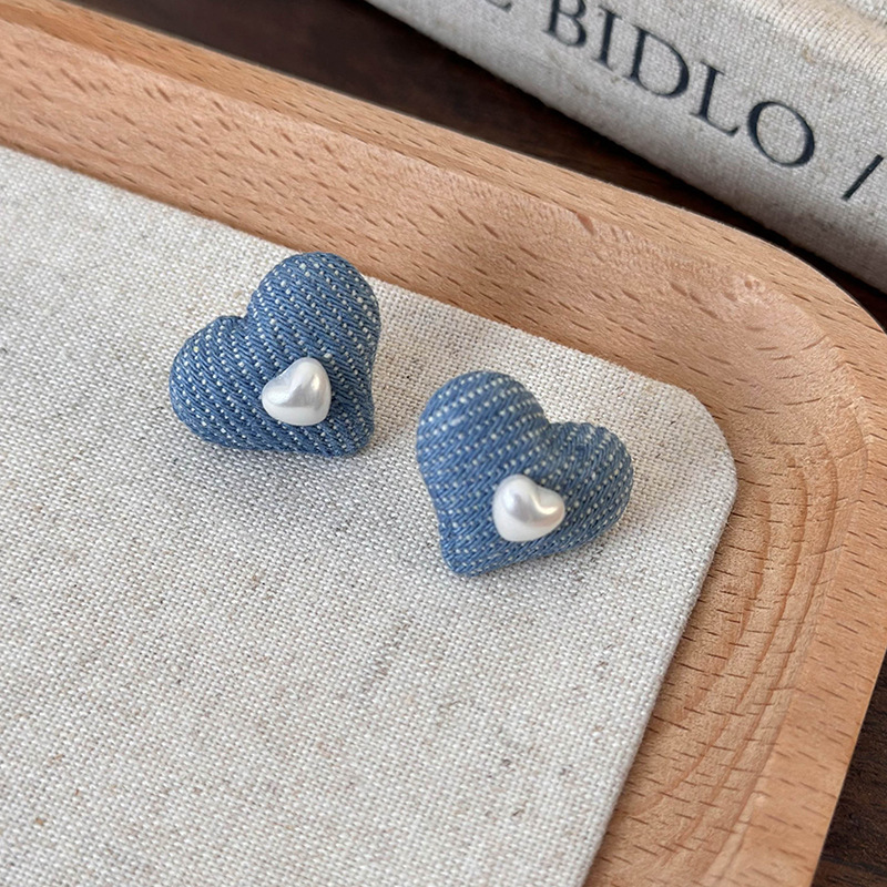 Orecchini Cuore e Tondo Blu Chiaro