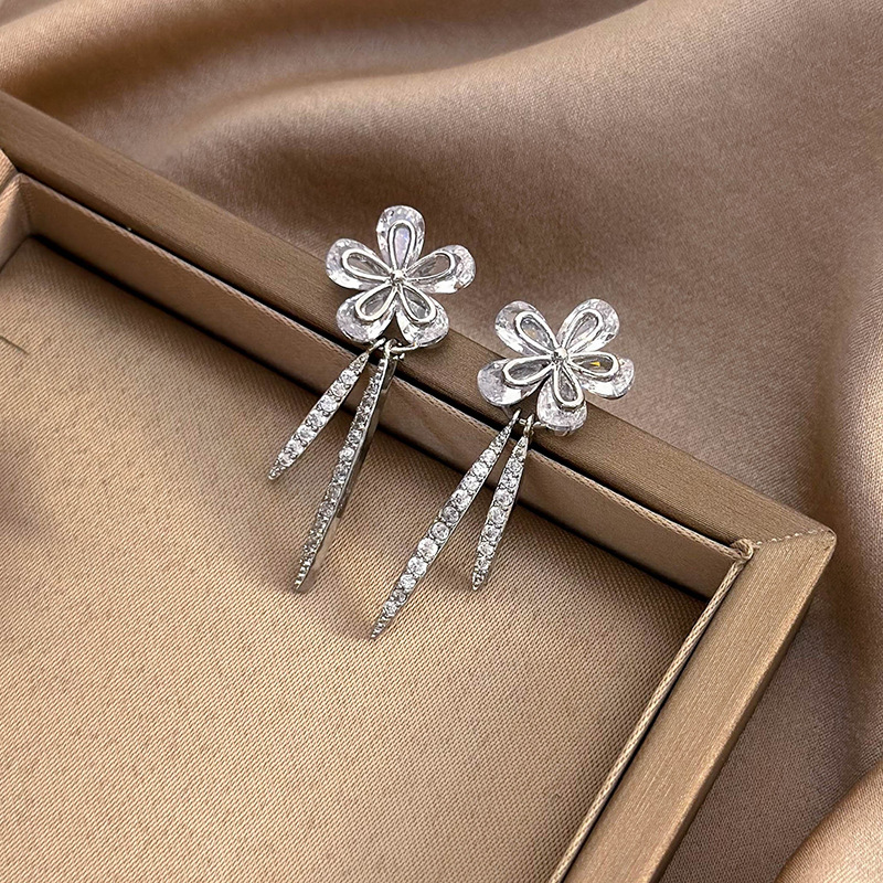 Сережки з Квіткою Цирконію