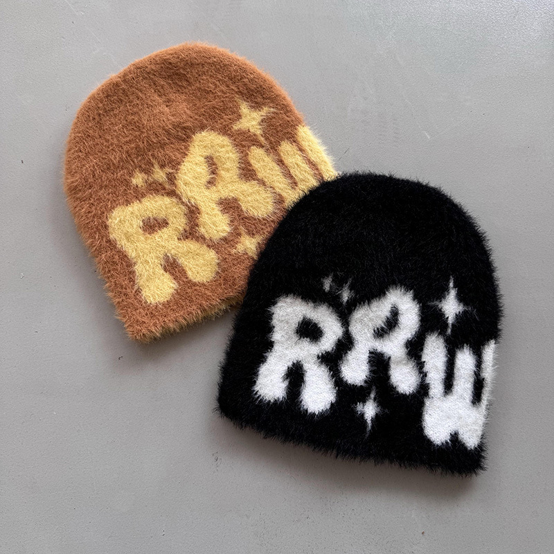 Gorro de Pele Falsa de Visom com Letras