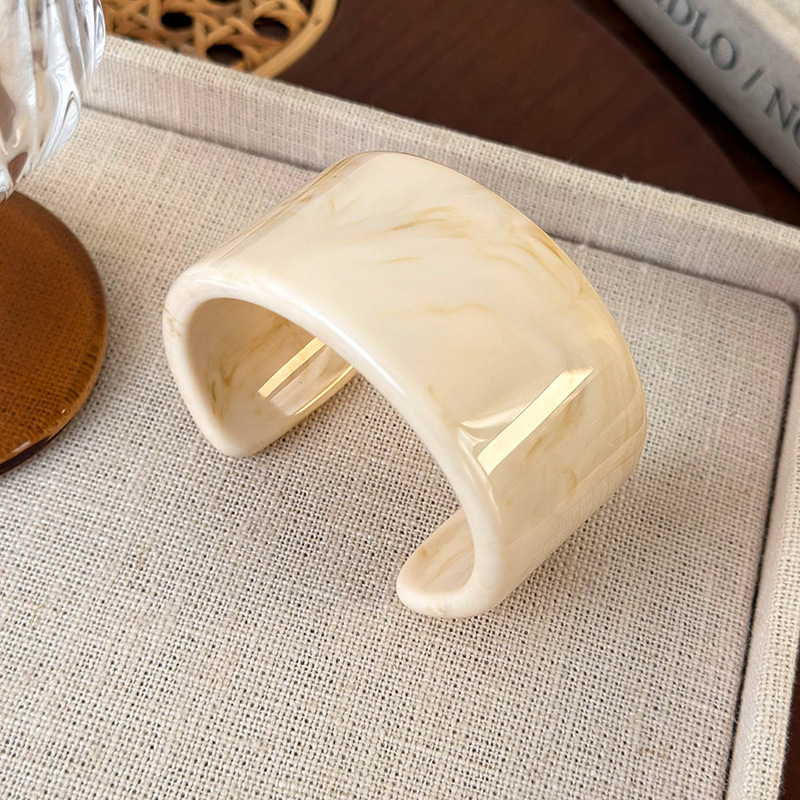 Ακανόνιστο Ευρύ Βραχιόλι Ακρυλικού Ακετάτου