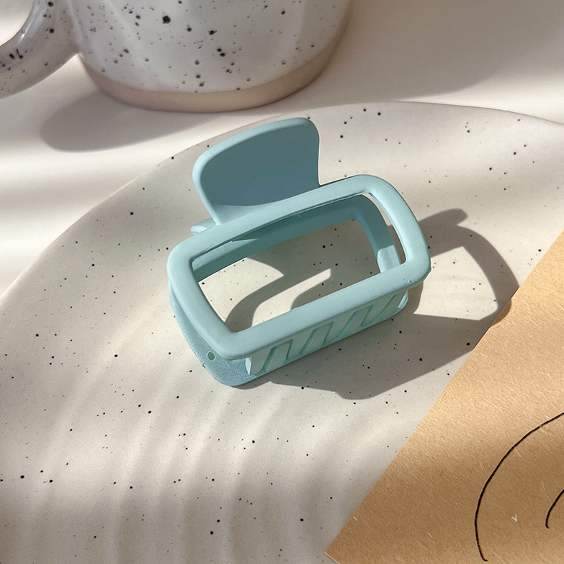 Agravă pătrată mică