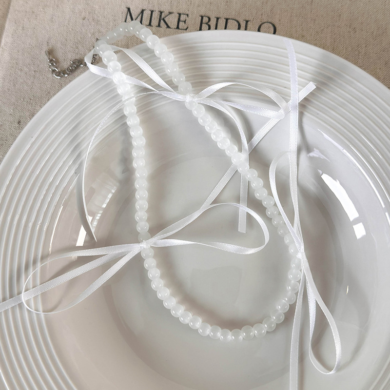 Pastelový Skleněný Korálkový Náhrdelník s Mašlí