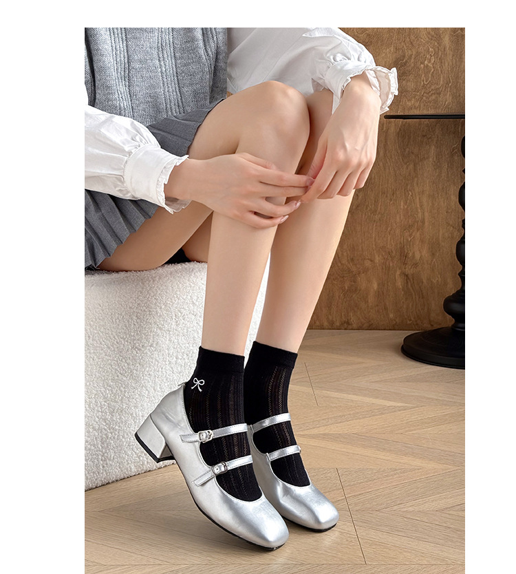 جوارب نسائية صيفية قصيرة بتطريز ربطة