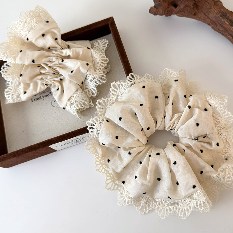 ربطات شعر طراز الباليه