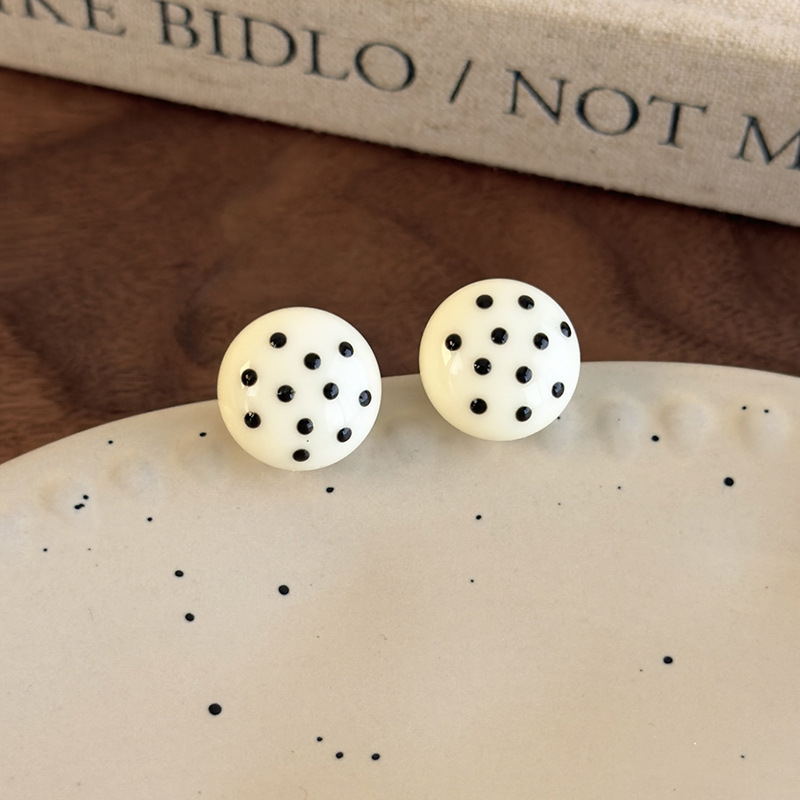 버섯 스터드 귀걸이