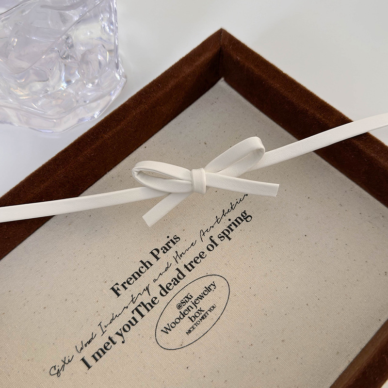 Шкіряний чокер з бантом