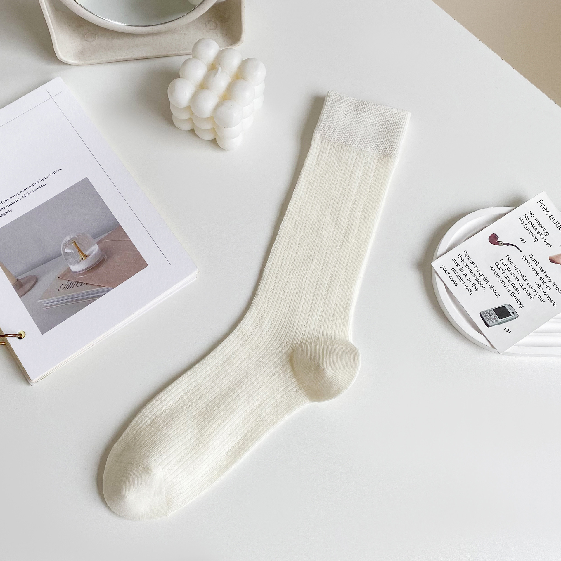 Meias Femininas de Malha Leve