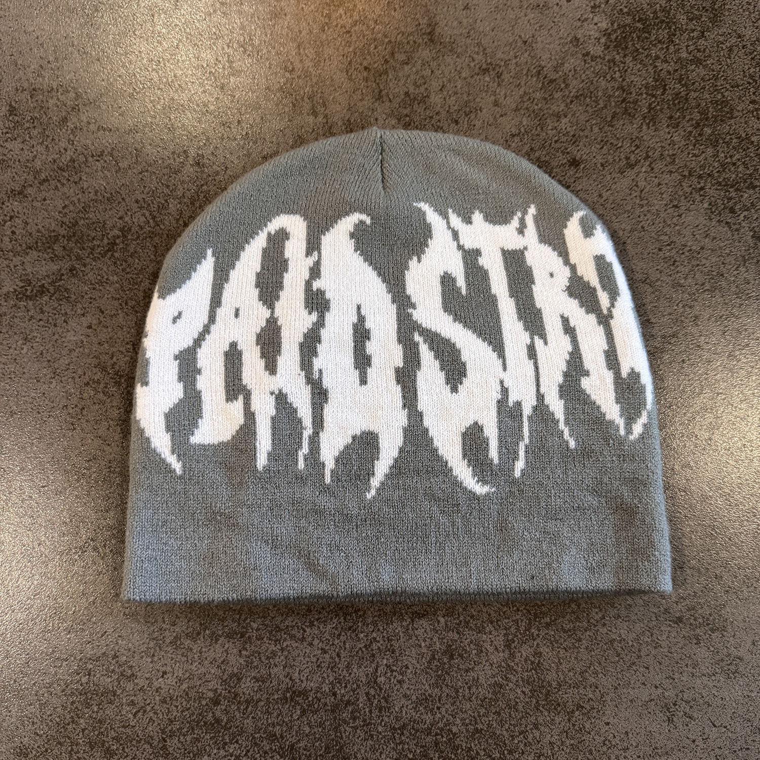 Gorro de Malha Dupla Face com Letras