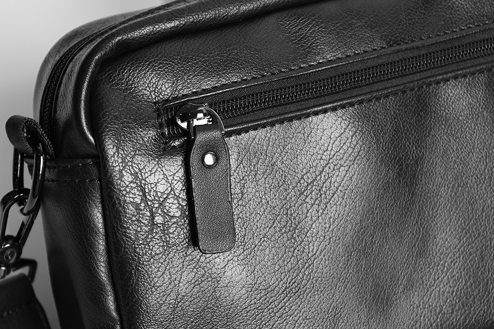 メンズ ミニマリスト クロスボディバッグ