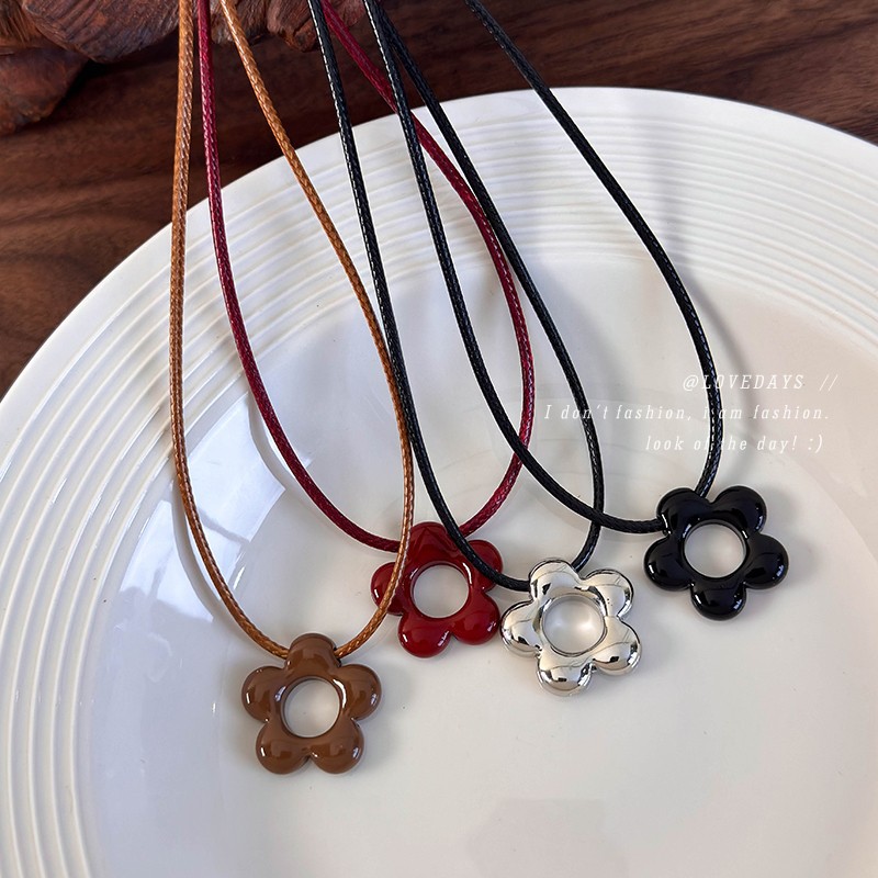 Flower Wax Rope Necklace