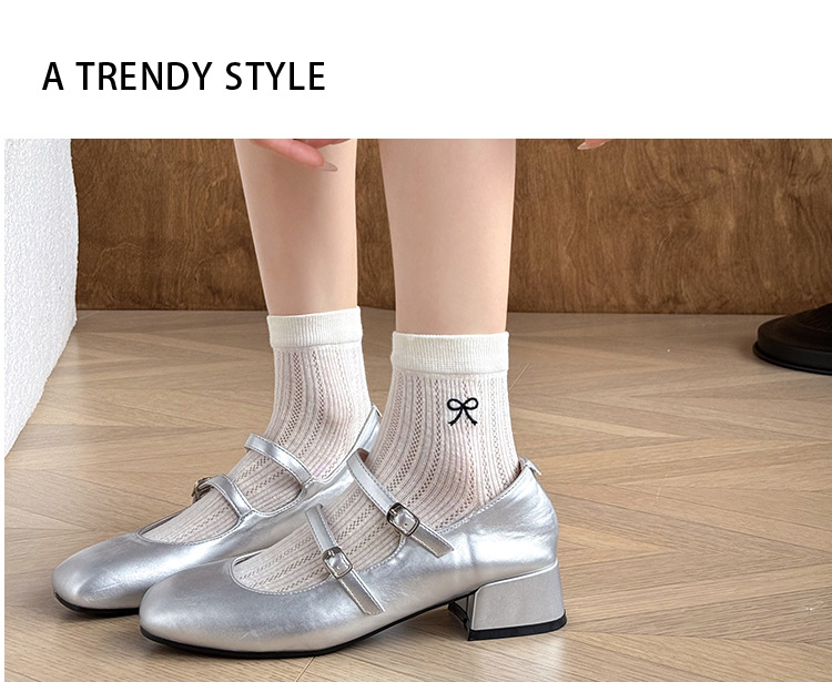 جوارب نسائية صيفية قصيرة بتطريز ربطة