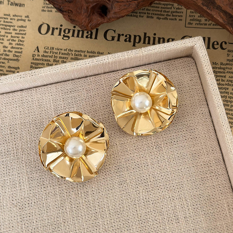 3D İnci Çiçek Küpeleri