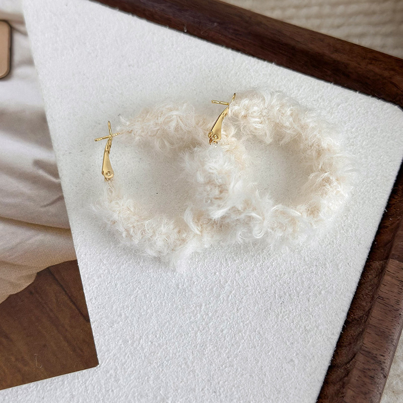 Серьги-пусеты Круг из Плюша