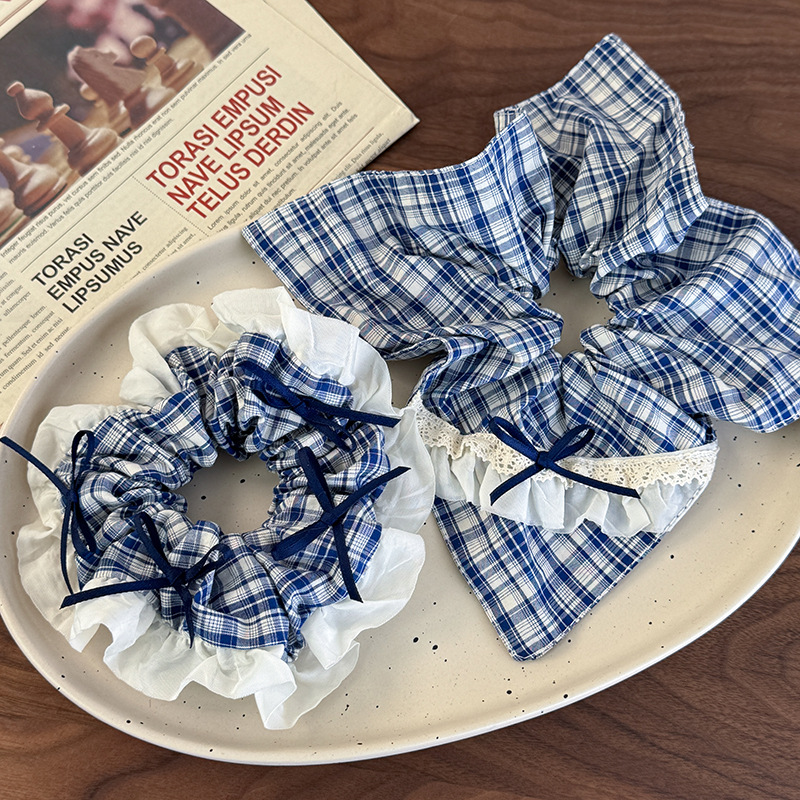 Scrunchie Pita Rendah Kotak-Kotak Biru