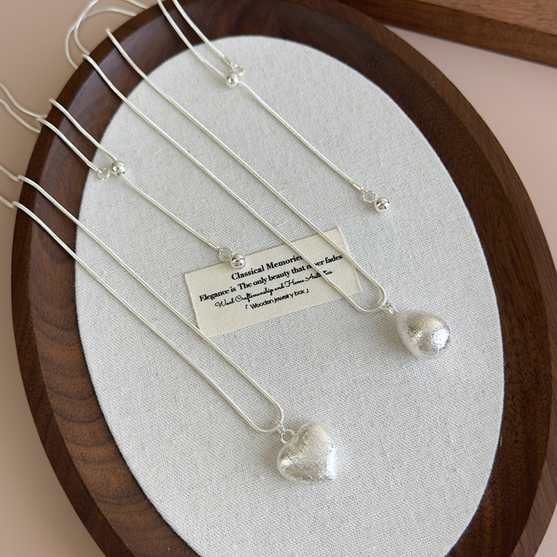 Срібна щітка Серце Намисто