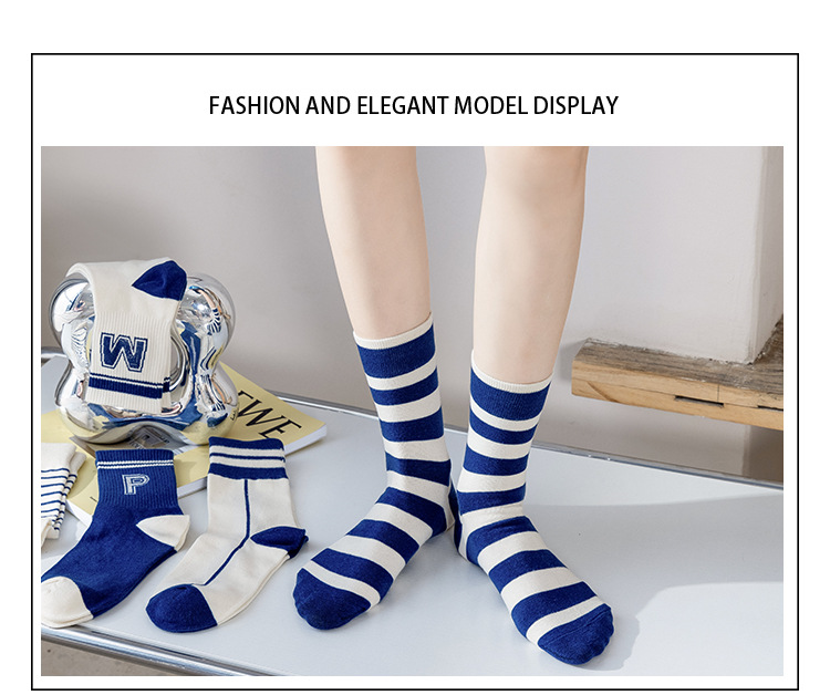 Meias Mid-Calf com Letras