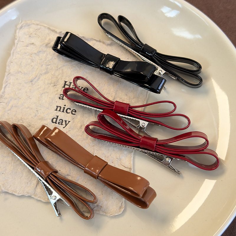 Agrafă de Păr Cu Piele Cu Fundiță Cioc de Rață