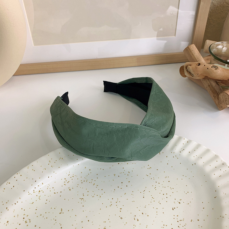 Diadema Cruz Ancha de Cuero PU