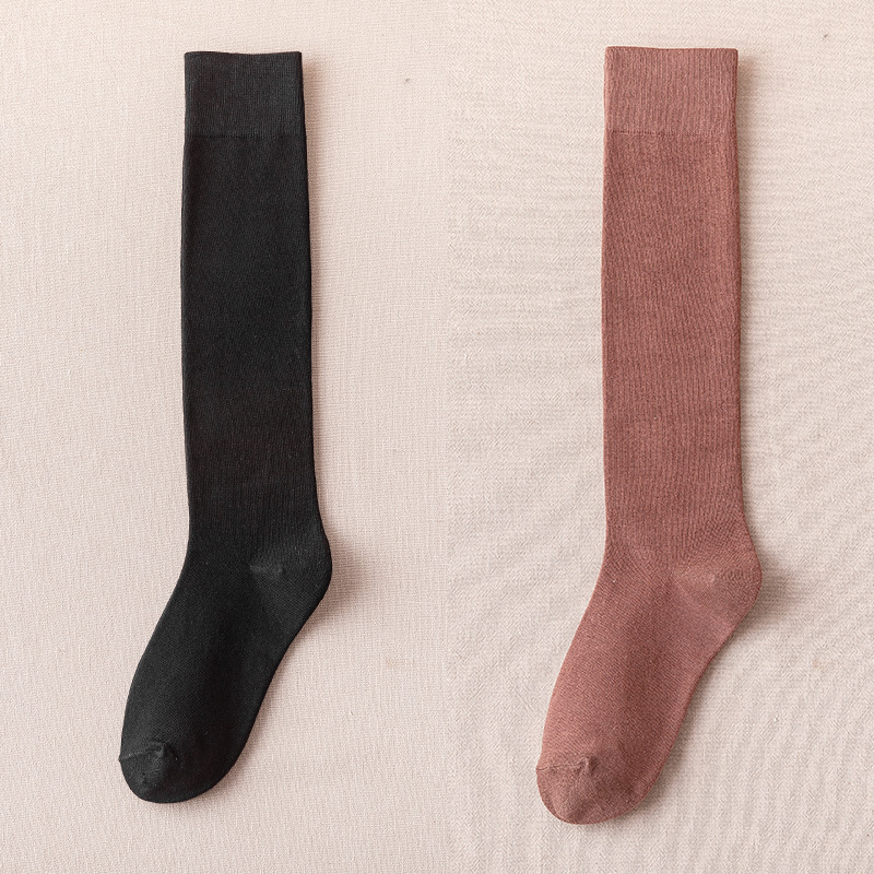 Meias Femininas de Cano Médio e Cano Alto