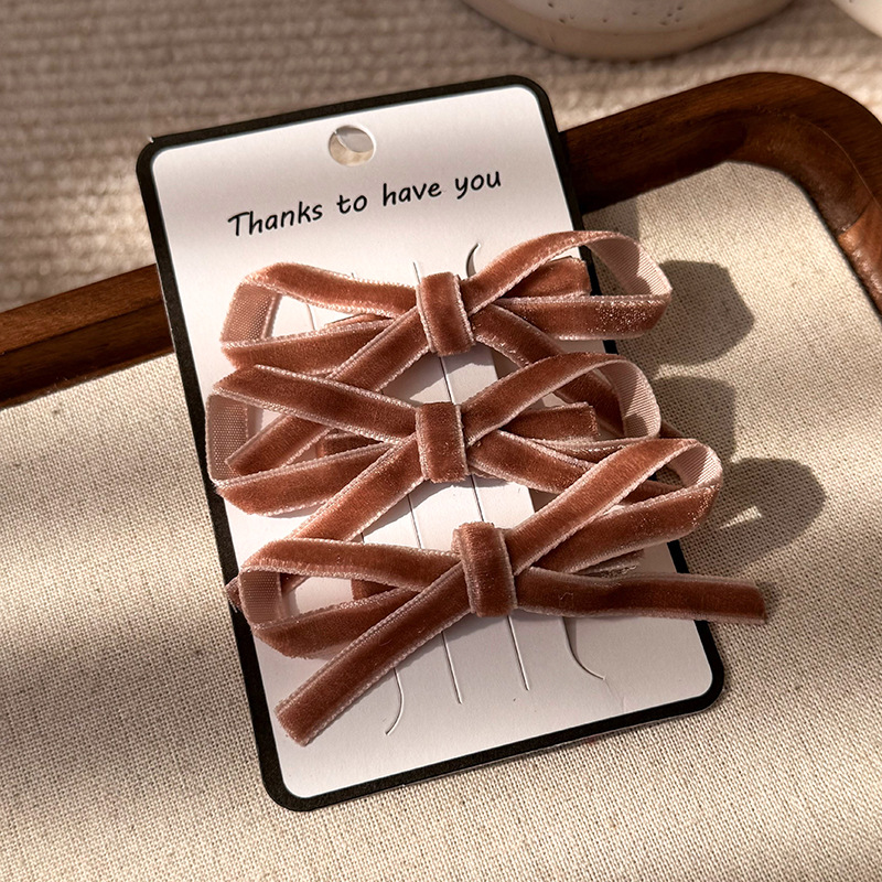 Agrafă de păr cu fundă de catifea