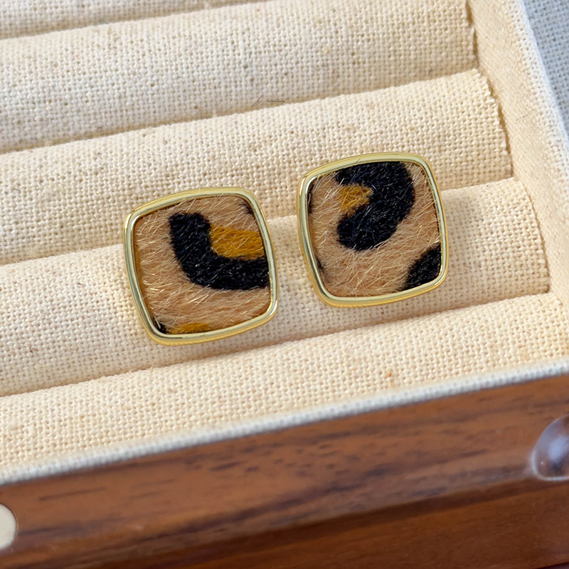 Geometrické Náušnice Srdce s Leopardím Potiskem