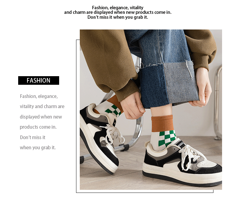 Meias Femininas com Estampa Xadrez e Ursos de Desenho Animado