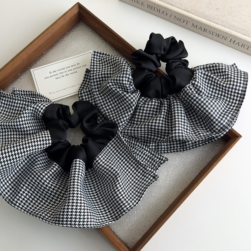 Houndstooth Scrunchy
