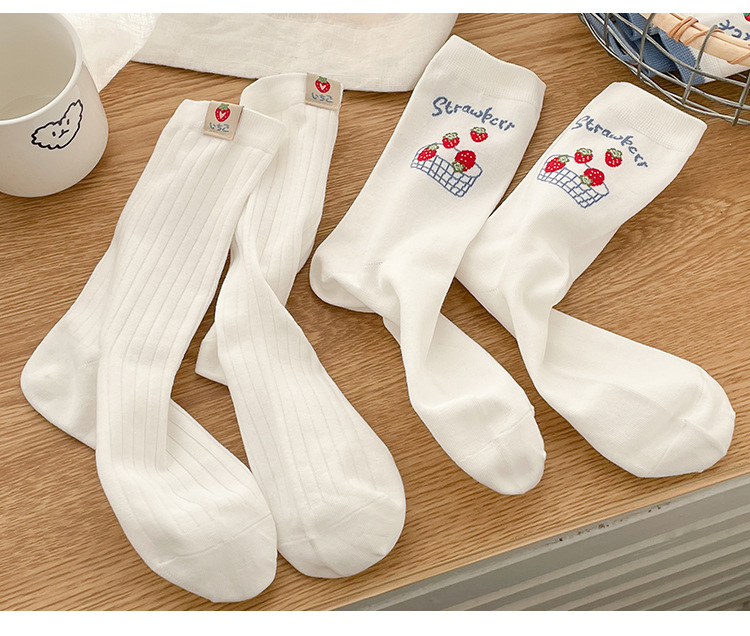 Meias com Estampa de Morango