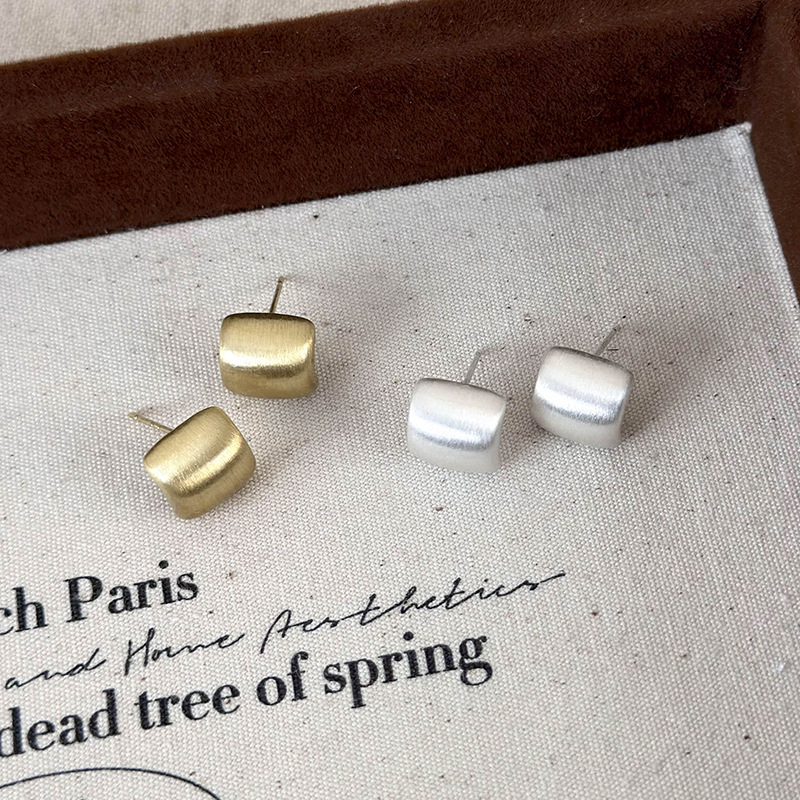 브러시드 메탈 매트 기하학 귀걸이