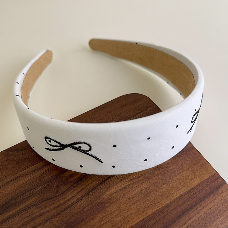 Diadema con Lazo Bordado